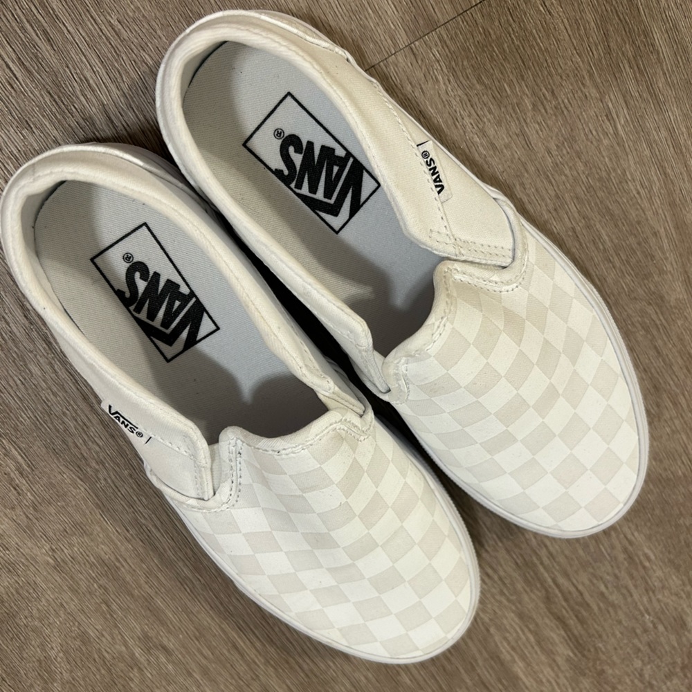 CHECKERED VANS - SIZE 7
